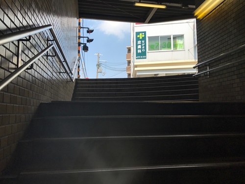 阪神芦屋駅の階段